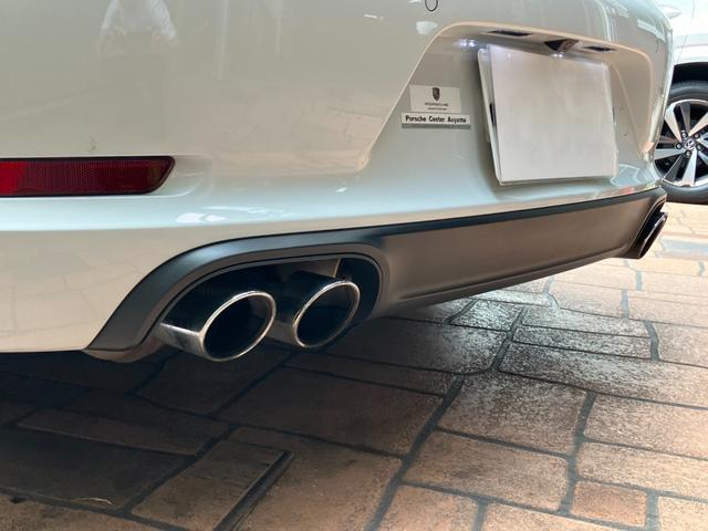 ９１１ ９１１カレラ４　カブリオレ　スポーツクロノパッケージ　パークアシスト（フロント＆リア）バックカメラ　ナビ　フロアマット　ＬＥＤドライビング・ライト　赤レザーシート（15枚目）
