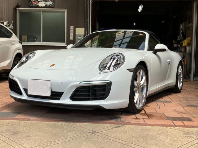９１１ ９１１カレラ４　カブリオレ　スポーツクロノパッケージ　パークアシスト（フロント＆リア）バックカメラ　ナビ　フロアマット　ＬＥＤドライビング・ライト　赤レザーシート（17枚目）