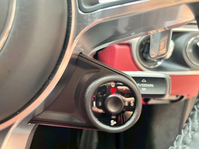 ９１１ ９１１カレラ４　カブリオレ　スポーツクロノパッケージ　パークアシスト（フロント＆リア）バックカメラ　ナビ　フロアマット　ＬＥＤドライビング・ライト　赤レザーシート（21枚目）