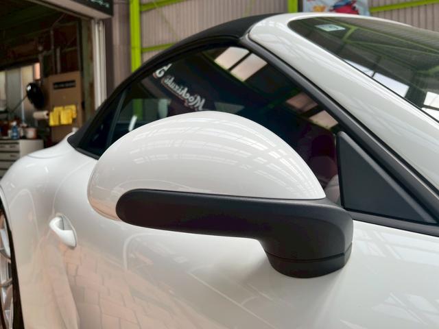 ９１１ ９１１カレラ４　カブリオレ　スポーツクロノパッケージ　パークアシスト（フロント＆リア）バックカメラ　ナビ　フロアマット　ＬＥＤドライビング・ライト　赤レザーシート（41枚目）