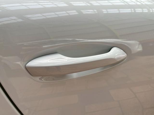 ９１１ ９１１カレラ４　カブリオレ　スポーツクロノパッケージ　パークアシスト（フロント＆リア）バックカメラ　ナビ　フロアマット　ＬＥＤドライビング・ライト　赤レザーシート（45枚目）