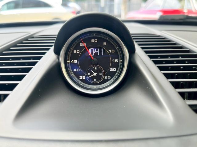 ９１１ ９１１カレラ４　カブリオレ　スポーツクロノパッケージ　パークアシスト（フロント＆リア）バックカメラ　ナビ　フロアマット　ＬＥＤドライビング・ライト　赤レザーシート（80枚目）