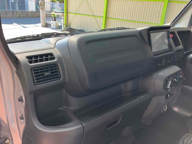 アクティトラック 　ＭＴ　マニュアル　ドライブレコーダー　ＥＴＣ　ベーシックインターナビ　ライセンスフレーム　ライセンスフレームリア・メッキタイプ　フットライト　クッションシートカバー　荷台保護パネル　リアシェード（29枚目）