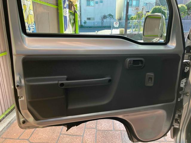 アクティトラック 　ＭＴ　マニュアル　ドライブレコーダー　ＥＴＣ　ベーシックインターナビ　ライセンスフレーム　ライセンスフレームリア・メッキタイプ　フットライト　クッションシートカバー　荷台保護パネル　リアシェード（37枚目）