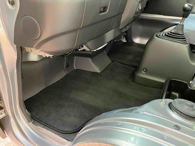 アクティトラック 　ＭＴ　マニュアル　ドライブレコーダー　ＥＴＣ　ベーシックインターナビ　ライセンスフレーム　ライセンスフレームリア・メッキタイプ　フットライト　クッションシートカバー　荷台保護パネル　リアシェード（39枚目）