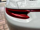 ９１１カレラ４　カブリオレ　スポーツクロノパッケージ　パークアシスト（フロント＆リア）バックカメラ　ナビ　フロアマット　ＬＥＤドライビング・ライト　赤レザーシート（22枚目）