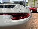 ９１１カレラ４　カブリオレ　スポーツクロノパッケージ　パークアシスト（フロント＆リア）バックカメラ　ナビ　フロアマット　ＬＥＤドライビング・ライト　赤レザーシート（24枚目）