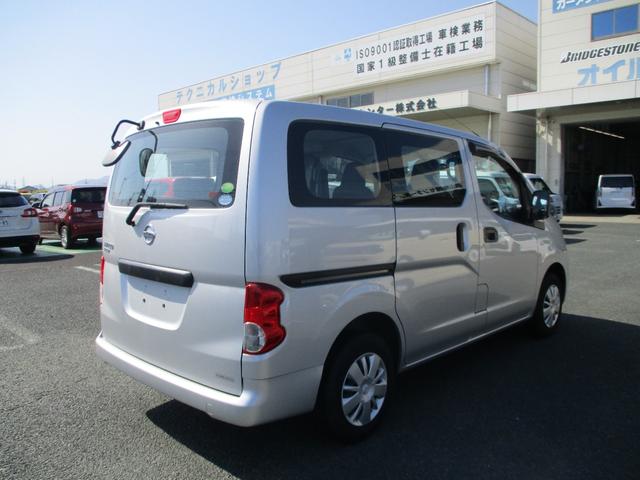 ＮＶ２００バネットバン ＶＸ　５ドア　４ＡＴ　２ＷＤ　Ｗエアバック　ＡＢＳ　キーレス　ラジオデッキ　エアコン　パワステ　パワーウインドウ　ＥＴＣ（5枚目）