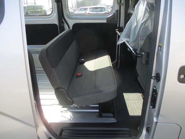 ＮＶ２００バネットバン ＶＸ　５ドア　４ＡＴ　２ＷＤ　Ｗエアバック　ＡＢＳ　キーレス　ラジオデッキ　エアコン　パワステ　パワーウインドウ　ＥＴＣ（12枚目）