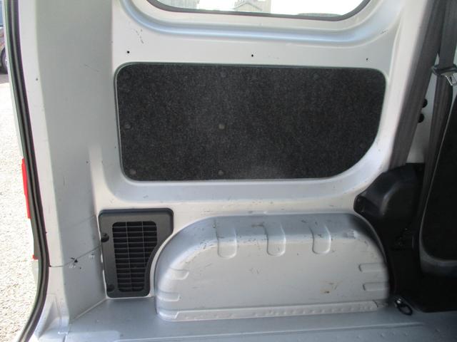 ＮＶ２００バネットバン ＶＸ　５ドア　４ＡＴ　２ＷＤ　Ｗエアバック　ＡＢＳ　キーレス　ラジオデッキ　エアコン　パワステ　パワーウインドウ　ＥＴＣ（38枚目）