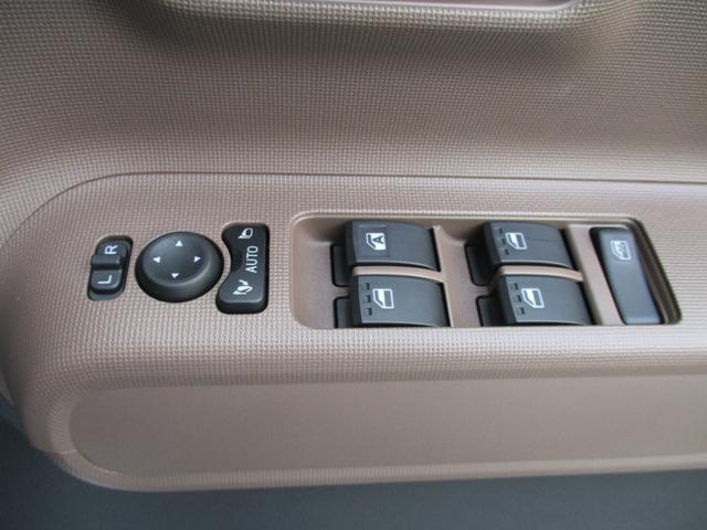 ムーヴキャンバス セオリーＧ　５ドア　ＣＶＴ　プッシュスタート　両側パワースライドドア　ＬＥＤヘッドランプ・フォグランプ　スマアシ　ＳＲＳエアバック　置きラクボックス　リアカメラ　コーナーセンサー（28枚目）