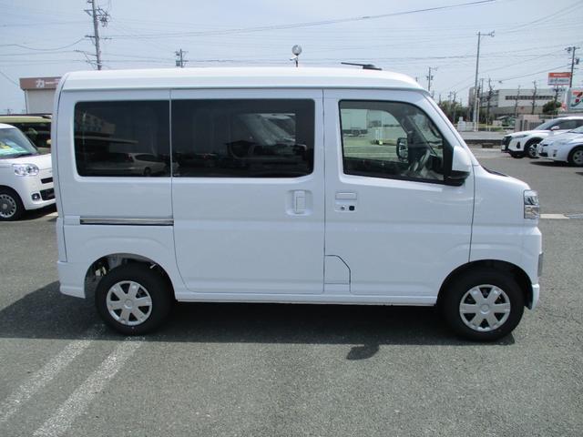 ハイゼットカーゴ クルーズターボ　５ドア　ＣＶＴ　ターボ　２ＷＤ　プッシュスタート　ＬＥＤヘッドランプ・フォグランプ　ＡＢＳ　Ｗエアバック　スマアシ　コーナーセンサー前後　両側スライドドア　９インチスマホ連携ディスプレイオーディオ（4枚目）
