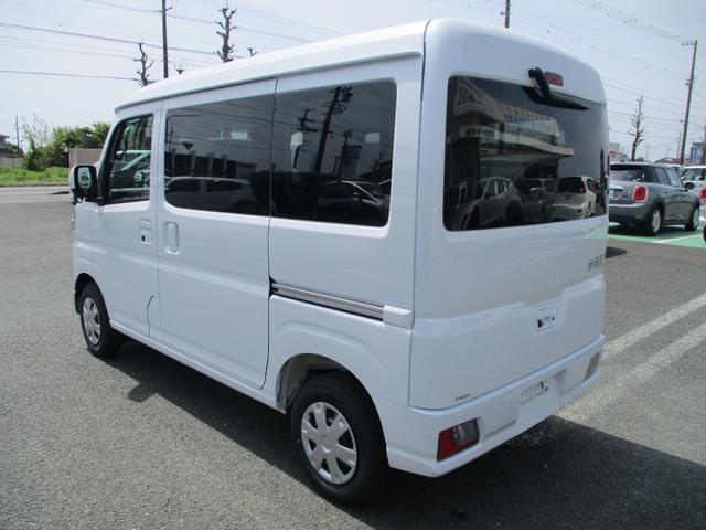 ハイゼットカーゴ クルーズターボ　５ドア　ＣＶＴ　ターボ　２ＷＤ　プッシュスタート　ＬＥＤヘッドランプ・フォグランプ　ＡＢＳ　Ｗエアバック　スマアシ　コーナーセンサー前後　両側スライドドア　９インチスマホ連携ディスプレイオーディオ（7枚目）