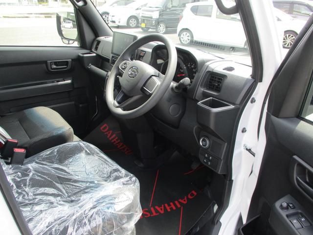 ハイゼットカーゴ クルーズターボ　５ドア　ＣＶＴ　ターボ　２ＷＤ　プッシュスタート　ＬＥＤヘッドランプ・フォグランプ　ＡＢＳ　Ｗエアバック　スマアシ　コーナーセンサー前後　両側スライドドア　９インチスマホ連携ディスプレイオーディオ（10枚目）
