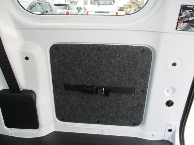 ハイゼットカーゴ クルーズターボ　５ドア　ＣＶＴ　ターボ　２ＷＤ　プッシュスタート　ＬＥＤヘッドランプ・フォグランプ　ＡＢＳ　Ｗエアバック　スマアシ　コーナーセンサー前後　両側スライドドア　９インチスマホ連携ディスプレイオーディオ（14枚目）