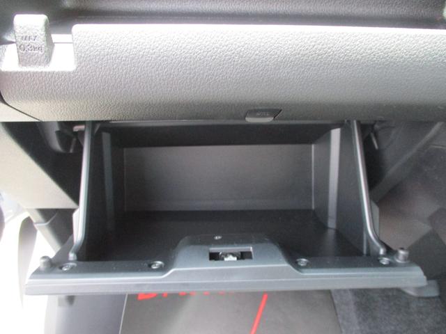 ハイゼットカーゴ クルーズターボ　５ドア　ＣＶＴ　ターボ　２ＷＤ　プッシュスタート　ＬＥＤヘッドランプ・フォグランプ　ＡＢＳ　Ｗエアバック　スマアシ　コーナーセンサー前後　両側スライドドア　９インチスマホ連携ディスプレイオーディオ（20枚目）