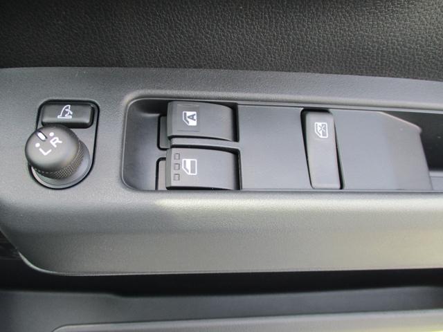 ハイゼットカーゴ クルーズターボ　５ドア　ＣＶＴ　ターボ　２ＷＤ　プッシュスタート　ＬＥＤヘッドランプ・フォグランプ　ＡＢＳ　Ｗエアバック　スマアシ　コーナーセンサー前後　両側スライドドア　９インチスマホ連携ディスプレイオーディオ（29枚目）