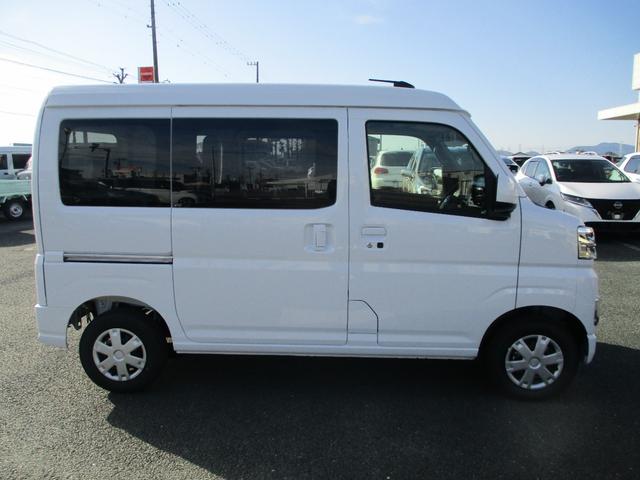 ハイゼットカーゴ クルーズ　５ドア　ＣＶＴ　２ＷＤ　プッシュスタート　ＬＥＤヘッドランプ・フォグランプ　スマアシ　コーナーセンサー前後　スライドドアイージークローザー　カラーパック　オーディオレス（4枚目）