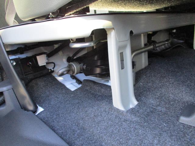 ハイゼットカーゴ クルーズ　５ドア　ＣＶＴ　２ＷＤ　プッシュスタート　ＬＥＤヘッドランプ・フォグランプ　スマアシ　コーナーセンサー前後　スライドドアイージークローザー　カラーパック　オーディオレス（24枚目）