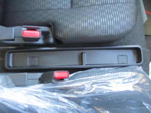 ハイゼットカーゴ クルーズ　５ドア　ＣＶＴ　２ＷＤ　プッシュスタート　ＬＥＤヘッドランプ・フォグランプ　スマアシ　コーナーセンサー前後　スライドドアイージークローザー　カラーパック　オーディオレス（31枚目）