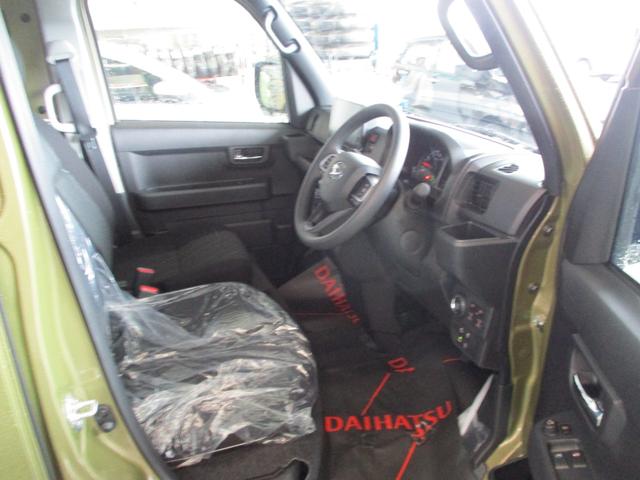 アトレー ＲＳ　５ドア　ＣＶＴ　ターボ　スマアシ　プッシュスタート　両側パワースライドドア　ＬＥＤヘッドランプ・フォグランプ　コーナーセンサー前後　９インチスマホ連携ディスプレイオーディオ　リアカメラ（11枚目）