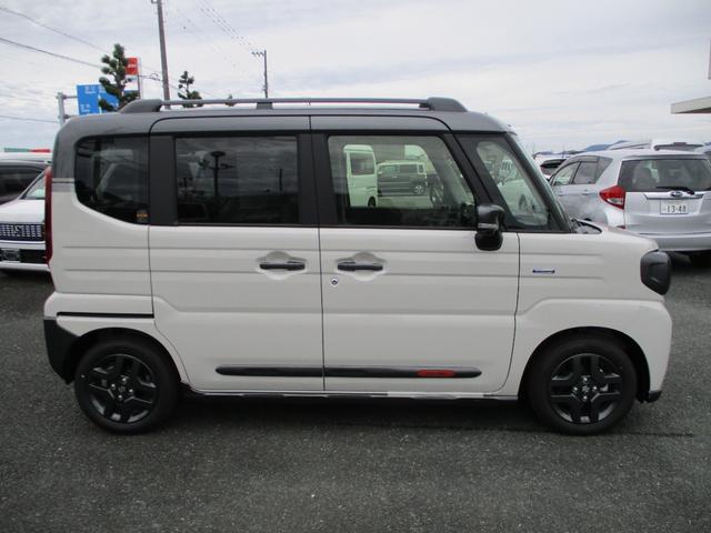 スペーシアギア ハイブリッドXZ ターボ 5ドア CVT ターボ プッシュスタート LEDヘッドランプ・フォグランプ 両側パワースライドドア 衝突被害軽減装置 前後コーナーセンサー 全方位モニター付きメモリーナビ SRSエアバック(4枚目)