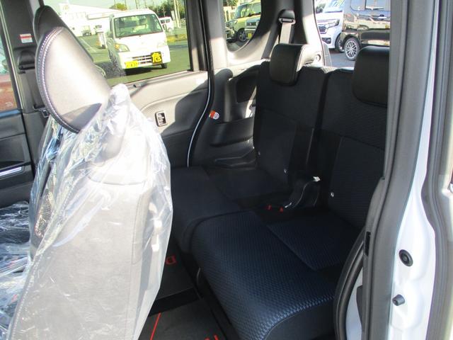 タント カスタムＲＳリミテッド　５ドア　ＣＶＴ　ターボ　プッシュスタート　スマアシ　ＳＲＳエアバック　ＬＥＤヘッドランプ・フォグランプ　両側パワースライドドア　スマートクルーズパック　９インチスマホ連携ディスプレイオーディオ（20枚目）