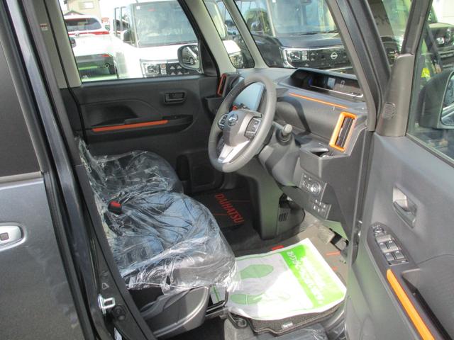 タント ファンクロスターボリミテッド　５ドア　ＣＶＴ　プッシュスタート　両側パワースライドドア　ＬＥＤヘッドランプ・フォグランプ　スマアシ　ＳＲＳエアバック　コーナーセンサー　９インチスマホ連携ディスプレイオーディオ　リアカメラ　ＥＴＣ（11枚目）