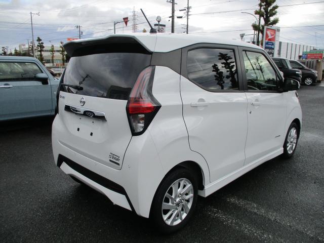 デイズ ハイウェイスター　Ｘ　５ドア　ＣＶＴ　プッシュスタート　ＬＥＤヘッドランプ・フォグランプ　ＡＢＳ　Ｗエアバック　衝突被害軽減装置　前後コーナーセンサー　ルームミラー内バックカメラ（5枚目）