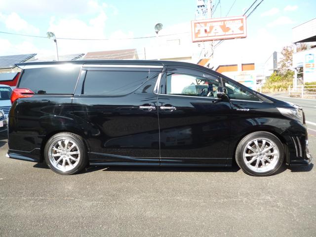 アルファードハイブリッド エグゼクティブラウンジ　ワンオーナー　禁煙車　サーンルーフ　ＷＡＬＤエアロ　ＷＯＲＫ１９インチＡＷ　ＪＢＬサウンド　リヤシートエンターテインメント　シートヒーター　パノラミックビューモニター　プリクラッシュセーフティシステム（5枚目）