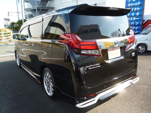アルファードハイブリッド エグゼクティブラウンジ　ワンオーナー　禁煙車　サーンルーフ　ＷＡＬＤエアロ　ＷＯＲＫ１９インチＡＷ　ＪＢＬサウンド　リヤシートエンターテインメント　シートヒーター　パノラミックビューモニター　プリクラッシュセーフティシステム（10枚目）