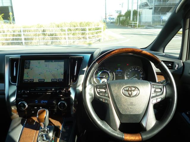 アルファードハイブリッド エグゼクティブラウンジ　ワンオーナー　禁煙車　サーンルーフ　ＷＡＬＤエアロ　ＷＯＲＫ１９インチＡＷ　ＪＢＬサウンド　リヤシートエンターテインメント　シートヒーター　パノラミックビューモニター　プリクラッシュセーフティシステム（16枚目）