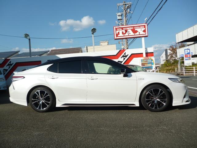 カムリ ＷＳレザーパッケージ　ワンオーナー　ＴＲＤエアロ＆マフラー　純正１８インチアルミ　パノラマムーンルーフ　メーカーナビ　フルセグＴＶ　ブラインドスポットモニター　ＪＢＬプレミアムサウンドシステム　ＤＶＤ再生可　シートヒーター（5枚目）