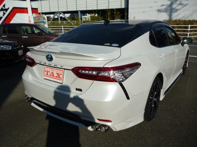 カムリ ＷＳレザーパッケージ　ワンオーナー　ＴＲＤエアロ＆マフラー　純正１８インチアルミ　パノラマムーンルーフ　メーカーナビ　フルセグＴＶ　ブラインドスポットモニター　ＪＢＬプレミアムサウンドシステム　ＤＶＤ再生可　シートヒーター（9枚目）