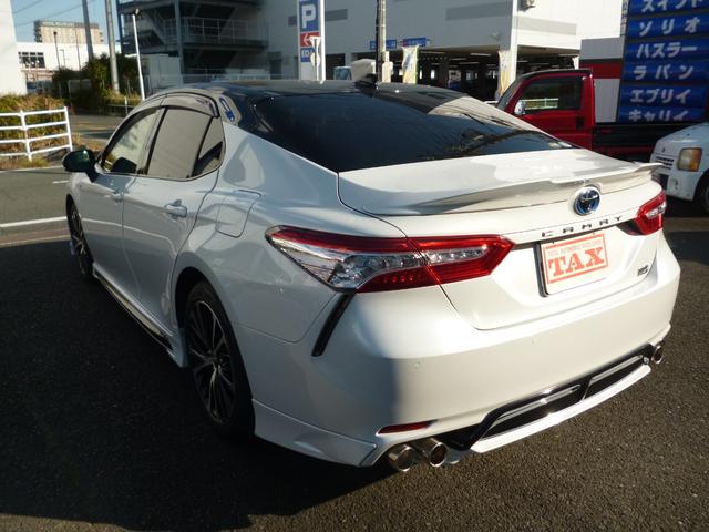 カムリ ＷＳレザーパッケージ　ワンオーナー　ＴＲＤエアロ＆マフラー　純正１８インチアルミ　パノラマムーンルーフ　メーカーナビ　フルセグＴＶ　ブラインドスポットモニター　ＪＢＬプレミアムサウンドシステム　ＤＶＤ再生可　シートヒーター（10枚目）