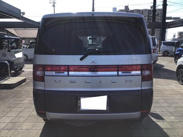 デリカD:5 G パワーパッケージ /両側パワースライドドア/社外ナビゲーション/Bluetooth audio/フルセグ/クルーズコントロール/ビルトインETC/ラジエーター修理済/7人乗り/ワンオーナー/(6枚目)