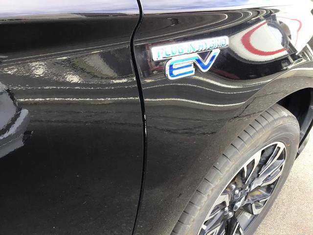 アウトランダーPHEV Gセーフティパッケージ 4WD 純正ナビ マルチアラウンドモニター ワンオーナー スマートキー ハーフレザーシート(64枚目)