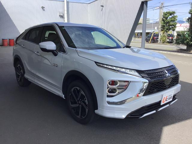 エクリプスクロスＰＨＥＶ Ｐ　試乗車／８インチスマホ連携ナビゲーション／フルセグ／マルチアラウンドモニター／ＥＴＣ／全席シートヒーター／ＨＵＤ／パワーバックドア／マイパイロット　１５００Ｗ電源（3枚目）