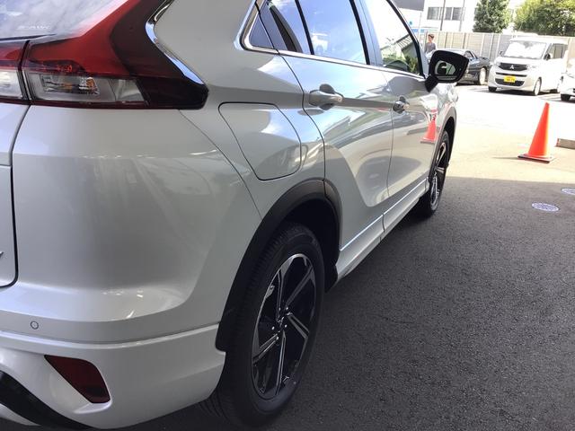 エクリプスクロスＰＨＥＶ Ｐ　試乗車／８インチスマホ連携ナビゲーション／フルセグ／マルチアラウンドモニター／ＥＴＣ／全席シートヒーター／ＨＵＤ／パワーバックドア／マイパイロット　１５００Ｗ電源（8枚目）