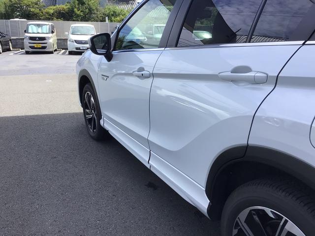 エクリプスクロスＰＨＥＶ Ｐ　試乗車／８インチスマホ連携ナビゲーション／フルセグ／マルチアラウンドモニター／ＥＴＣ／全席シートヒーター／ＨＵＤ／パワーバックドア／マイパイロット　１５００Ｗ電源（14枚目）