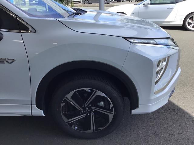 エクリプスクロスＰＨＥＶ Ｐ　試乗車／８インチスマホ連携ナビゲーション／フルセグ／マルチアラウンドモニター／ＥＴＣ／全席シートヒーター／ＨＵＤ／パワーバックドア／マイパイロット　１５００Ｗ電源（16枚目）