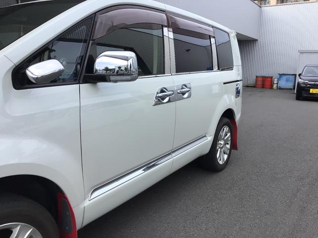 デリカＤ：５ シャモニー　ディラーワンオーナ車　社外マフラー　楽ナビ　ＥＴＣ　ＪＡＯＳ部品　スモークフィルム　バックカメラ　後席モニター　外装部品　地デジ　ブルートゥース（8枚目）