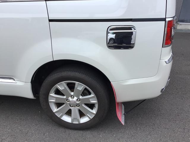 デリカＤ：５ シャモニー　ディラーワンオーナ車　社外マフラー　楽ナビ　ＥＴＣ　ＪＡＯＳ部品　スモークフィルム　バックカメラ　後席モニター　外装部品　地デジ　ブルートゥース（9枚目）