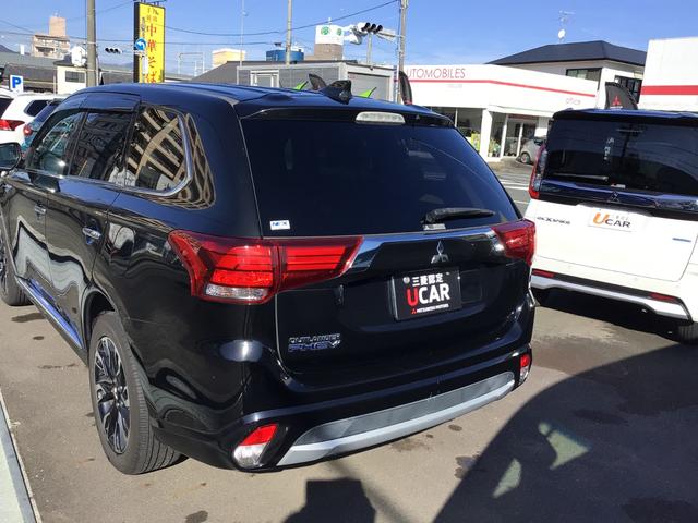 アウトランダーＰＨＥＶ Ｇナビパッケージ　ナビ　ＥＴＣ　電動シート　シートヒーター２０２３年駆動用バッテリ―交換済み（3枚目）