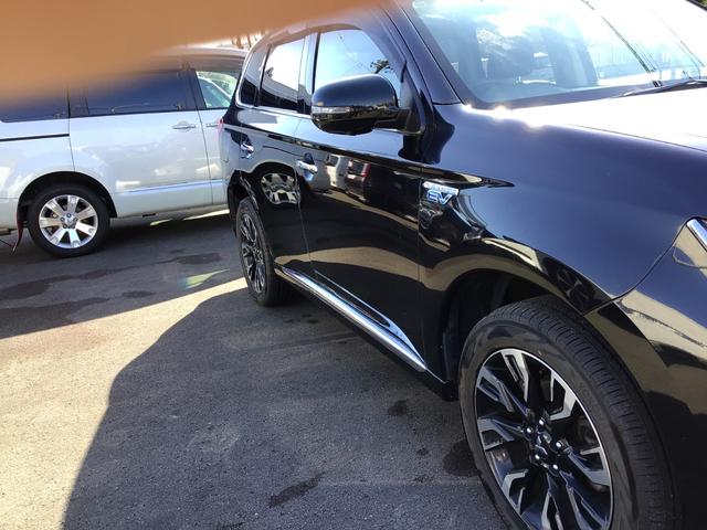 アウトランダーＰＨＥＶ Ｇナビパッケージ　ナビ　ＥＴＣ　電動シート　シートヒーター２０２３年駆動用バッテリ―交換済み（14枚目）