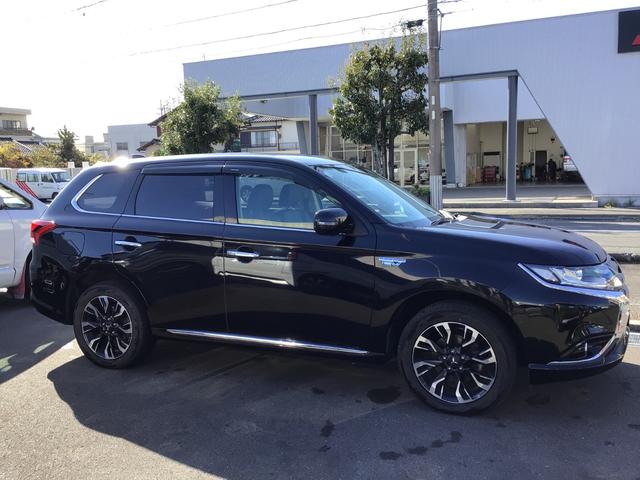 アウトランダーＰＨＥＶ Ｇナビパッケージ　ナビ　ＥＴＣ　電動シート　シートヒーター２０２３年駆動用バッテリ―交換済み（17枚目）