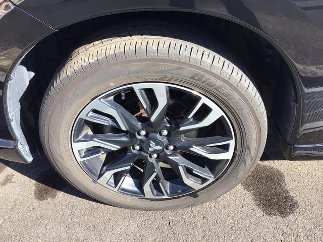 アウトランダーＰＨＥＶ Ｇナビパッケージ　ナビ　ＥＴＣ　電動シート　シートヒーター２０２３年駆動用バッテリ―交換済み（23枚目）