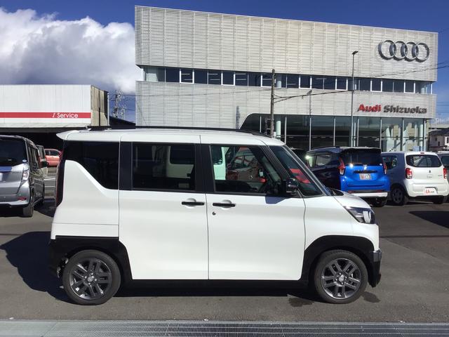 デリカミニ Ｔ　プレミアム　禁煙車　　全方位カメラ　デジタルインナーミラー　マイパイロット　パドルシフト　ハンズフリー付両側電動ドア　ハンドルヒーター　ダウンヒルアシスト（4枚目）