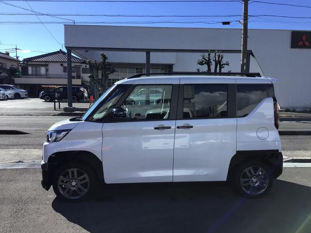 デリカミニ Ｔ　プレミアム　禁煙車　　全方位カメラ　デジタルインナーミラー　マイパイロット　パドルシフト　ハンズフリー付両側電動ドア　ハンドルヒーター　ダウンヒルアシスト（5枚目）