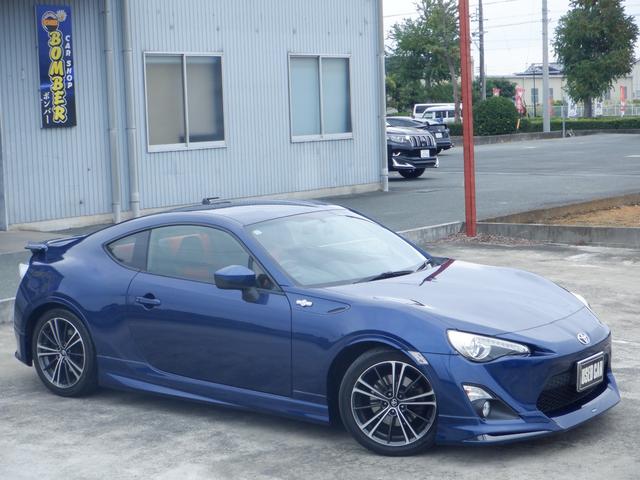 ８６ ＧＴリミテッド　６速ＭＴ・Ｆ／Ｓモデリスタエアロ・ＴＲＤエアロ・ＴＲＤマフラー・ＴＲＤフェンダーエクステンション・純正ナビ／ＴＶ／Ｂｌｕｅｔｏｏｔｈ／バックカメラ・前後ドラレコ・赤黒シート・シートヒーター・ＥＴＣ（8枚目）